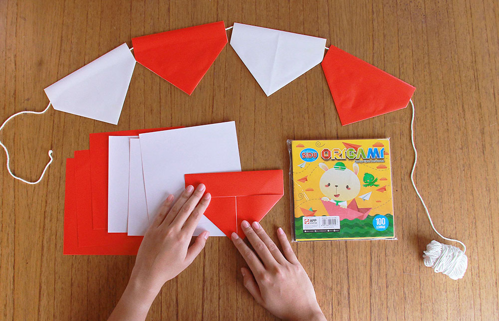Cara Membuat Dekorasi Bendera dari Kertas Origami